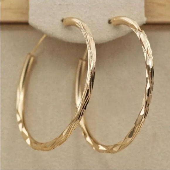 New 18k Gold Plated Hoop Earrings 2021 New Style - Picture 3 of 7